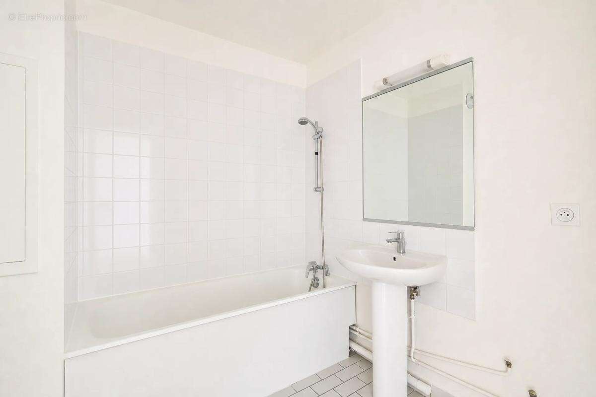 Appartement à LA GARENNE-COLOMBES
