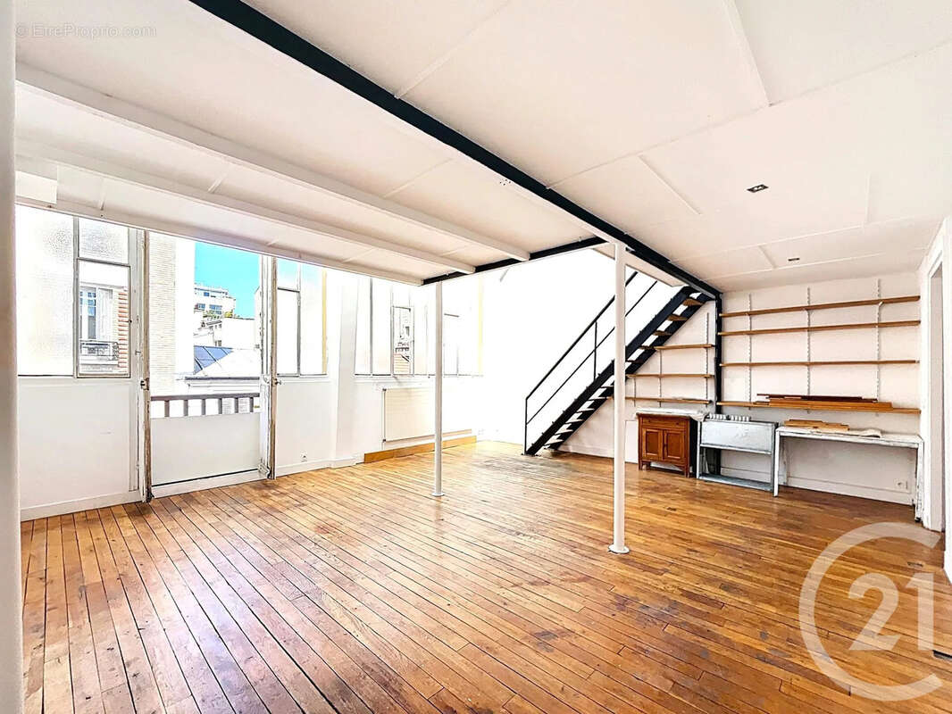 Appartement à PARIS-14E