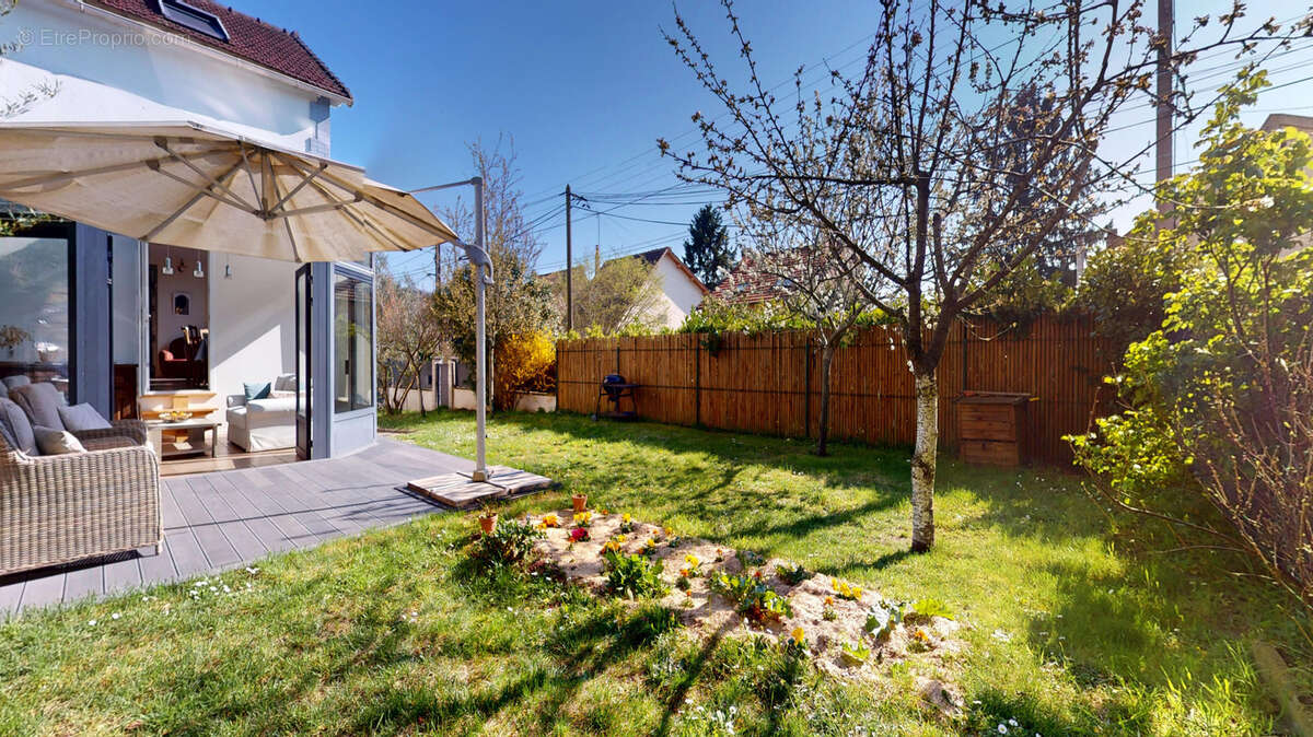 Maison à MONTIGNY-LES-CORMEILLES