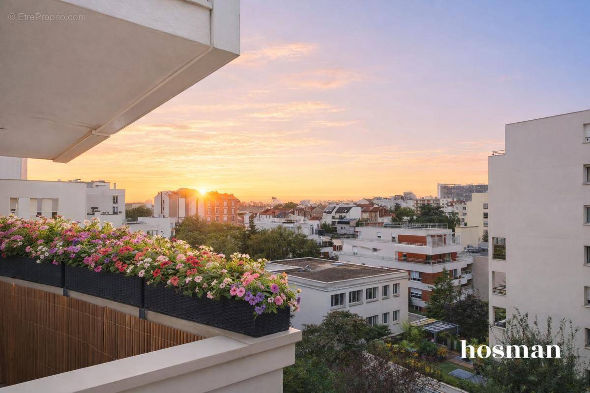 Appartement à COURBEVOIE