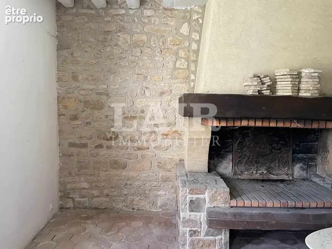 Maison sur deux hectares, réf B13908 - photo 2