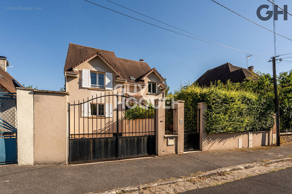Maison à SOISY-SUR-SEINE