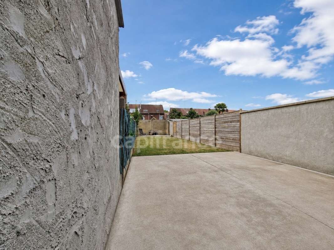 Tourcoing – Maison coup de cœur rénovée avec jardin et 3 chambres - photo 4
