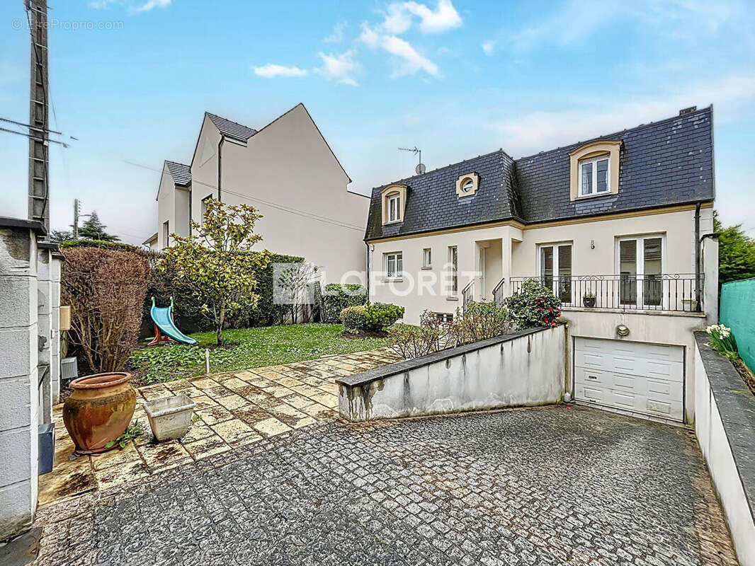 Maison à CARRIERES-SUR-SEINE