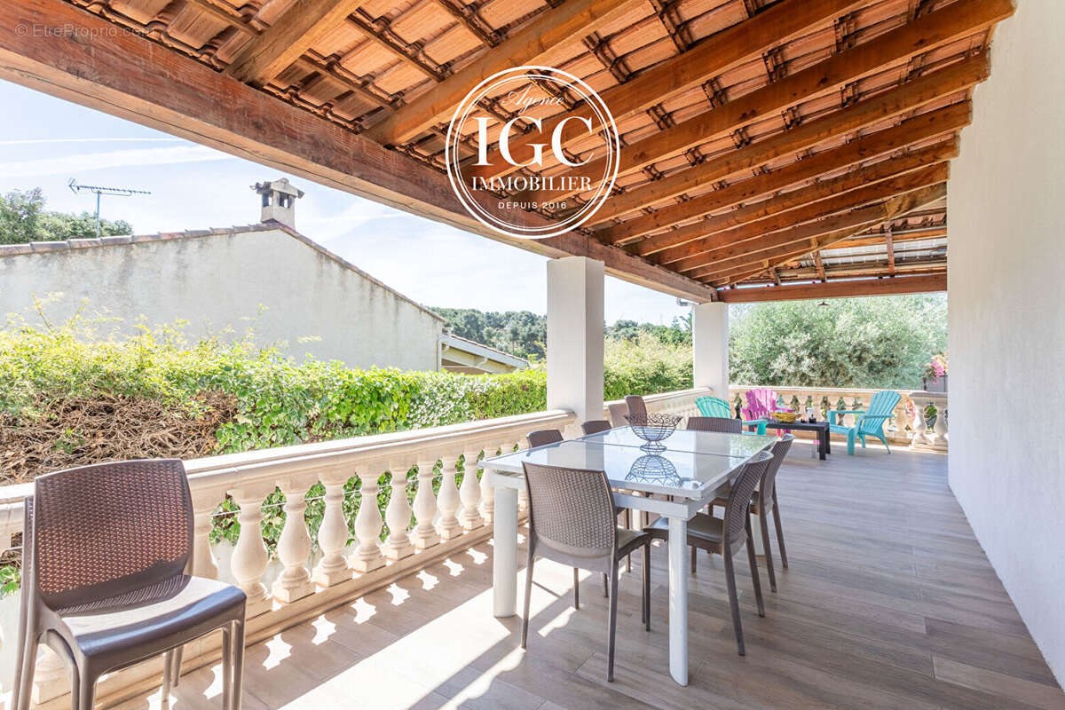 Maison t4 - 113 m² - piscine - garage - mont d'or - hopital nord - 458 m² terrain - photo 10