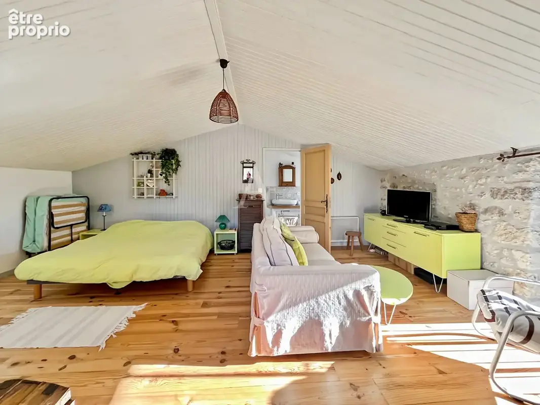 A VENDRE - Superbe maison en pierre avec dépendance et piscine - photo 14