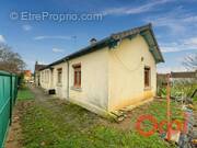 Maison à AINAY-LE-CHATEAU