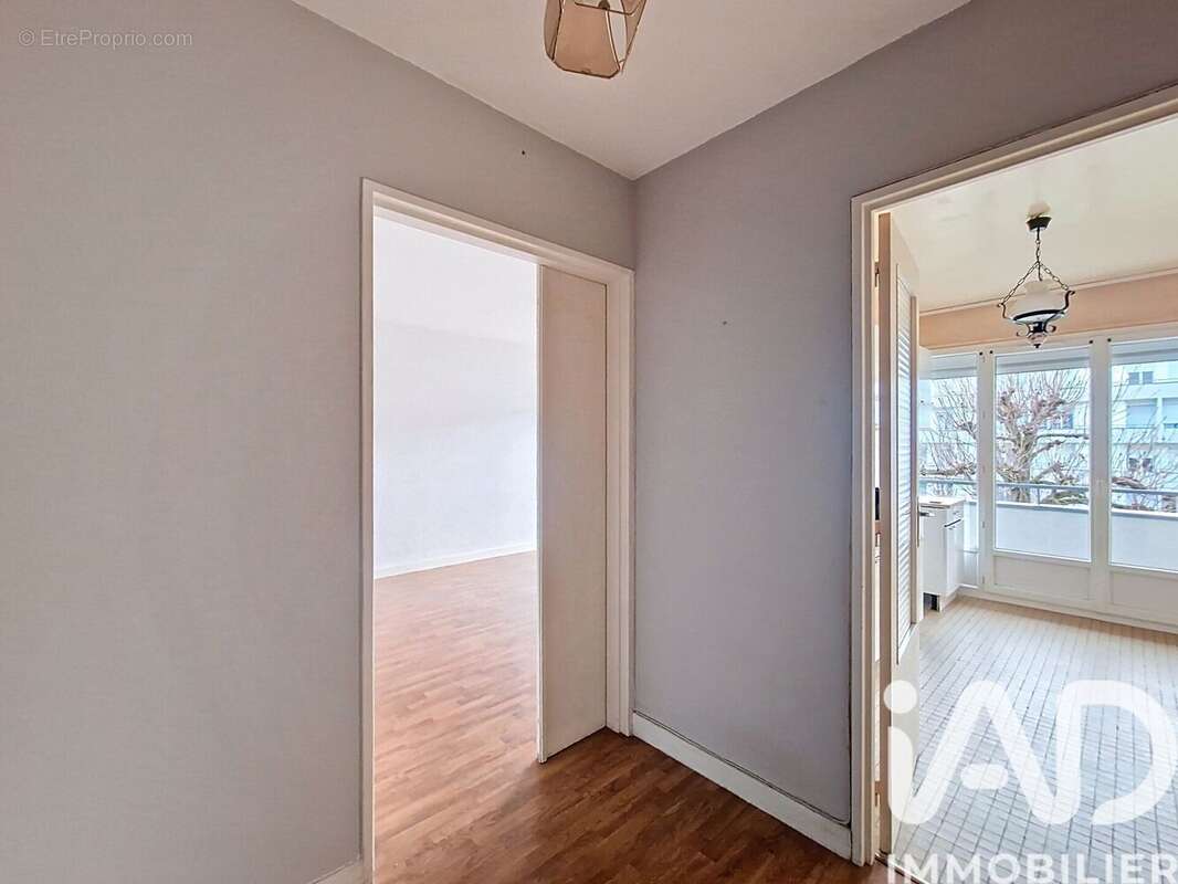 Photo 3 - Appartement à SAINT-FARGEAU-PONTHIERRY