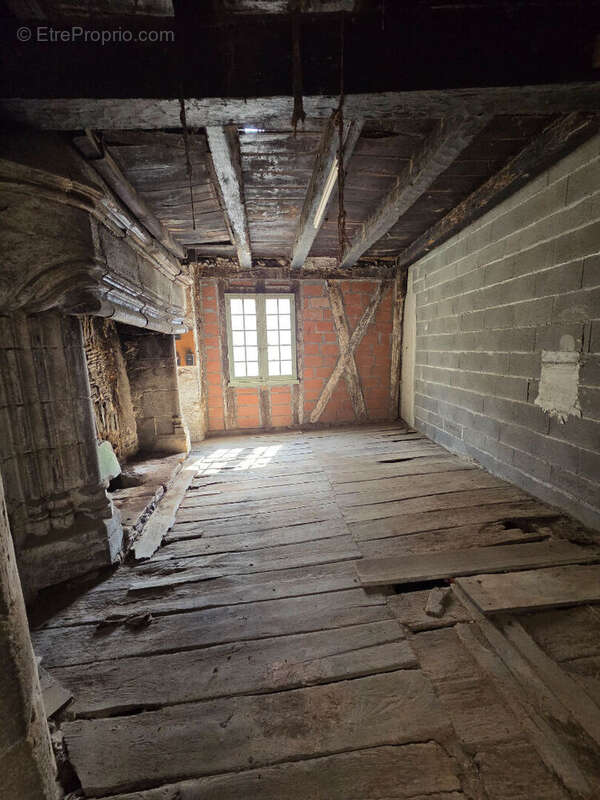 Maison à EYMOUTIERS