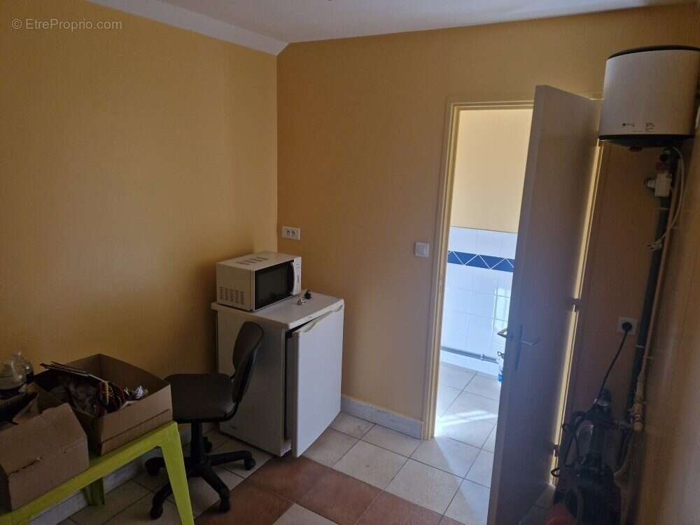 Commerce à AIXE-SUR-VIENNE