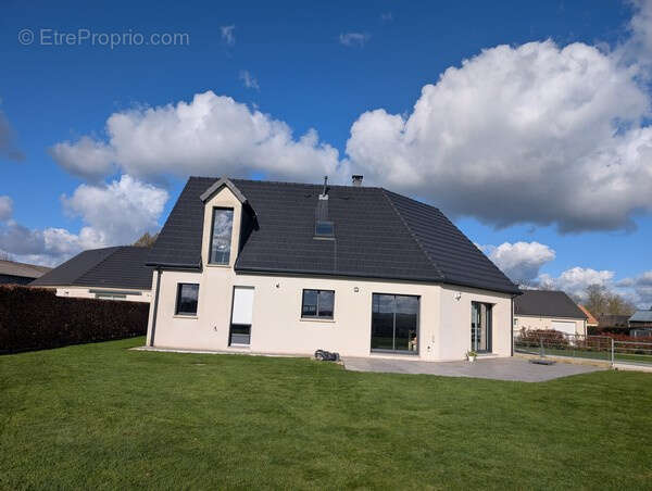 Maison à HORNOY-LE-BOURG