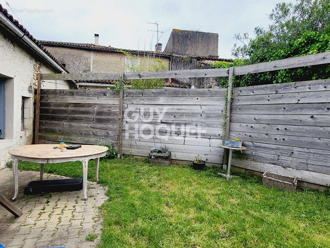 Ensemble immobilier rénové , 3 logements loués - photo 4