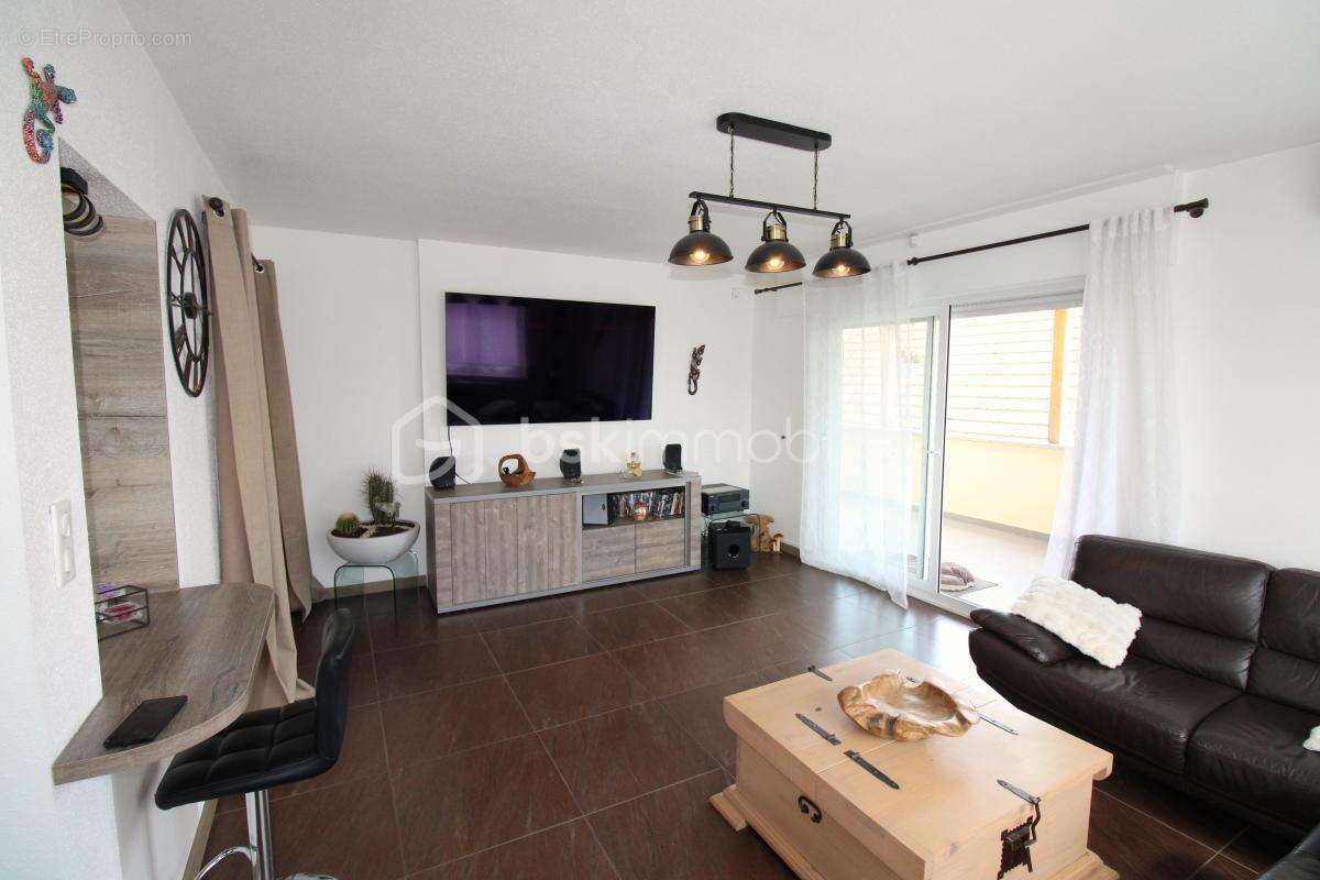 VILLAGE-NEUF – MAISON INDIVIDUELLE 213 m² – 213 m² habitables • Piscine • Photovoltaïque • Pompe à chaleur • À 2 min de la Suiss - photo 3