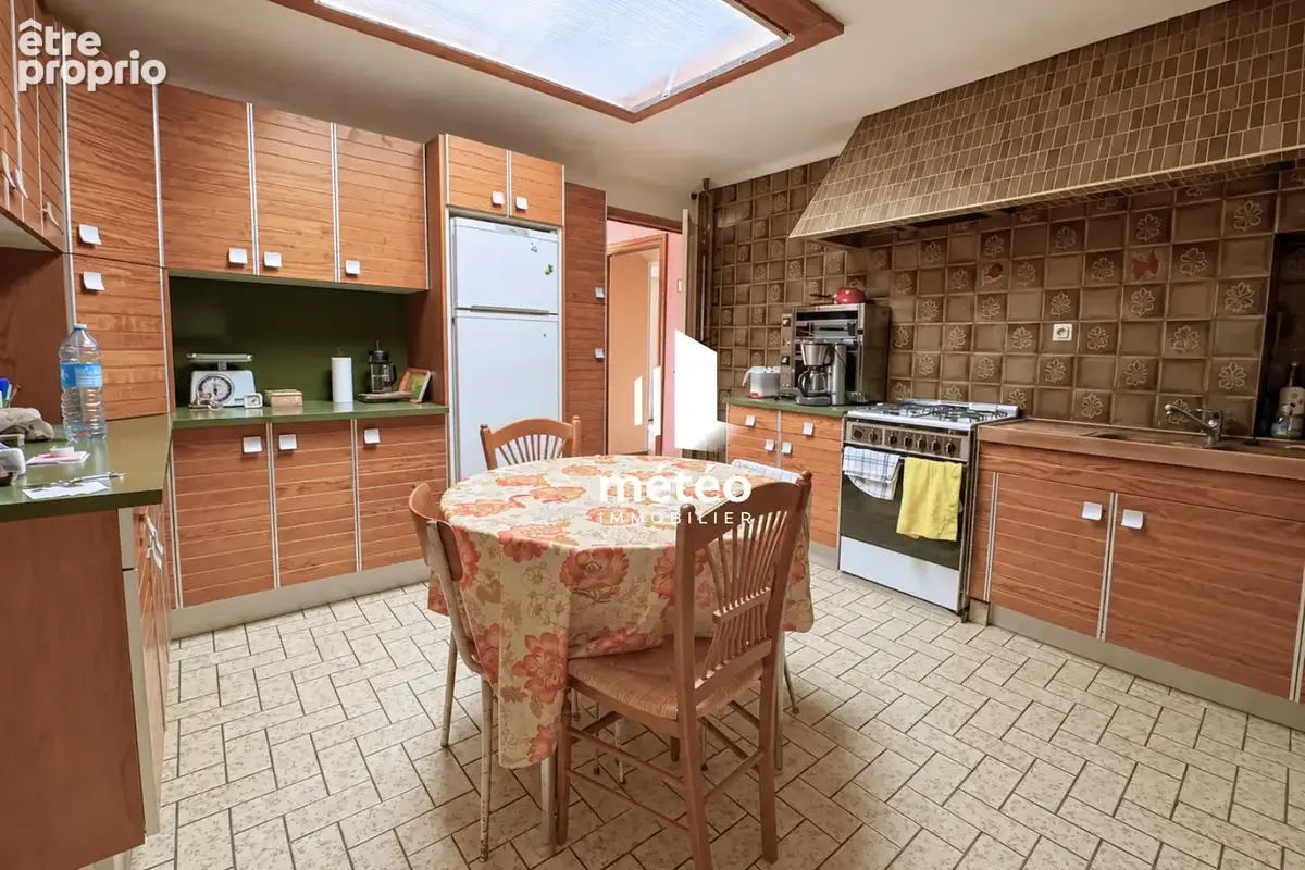 Magasin 155 m² + Appartement 140 m² à Luçon, centre-ville ! - photo 8