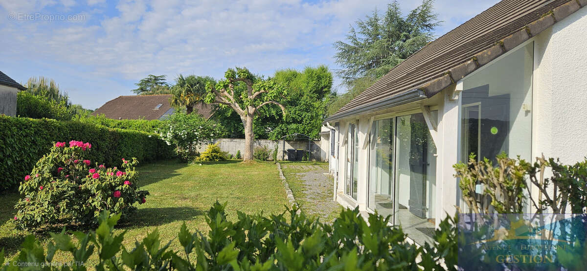 Maison à PONTACQ