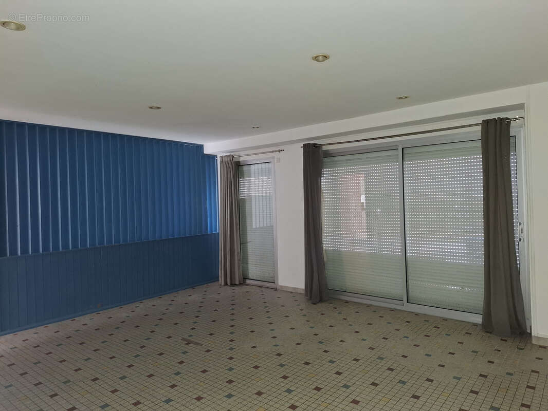 Maison à SAINT-ETIENNE-DE-MER-MORTE