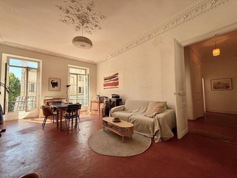 Appartement à MARSEILLE-1E