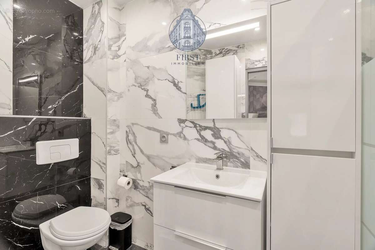 Appartement à PARIS-16E