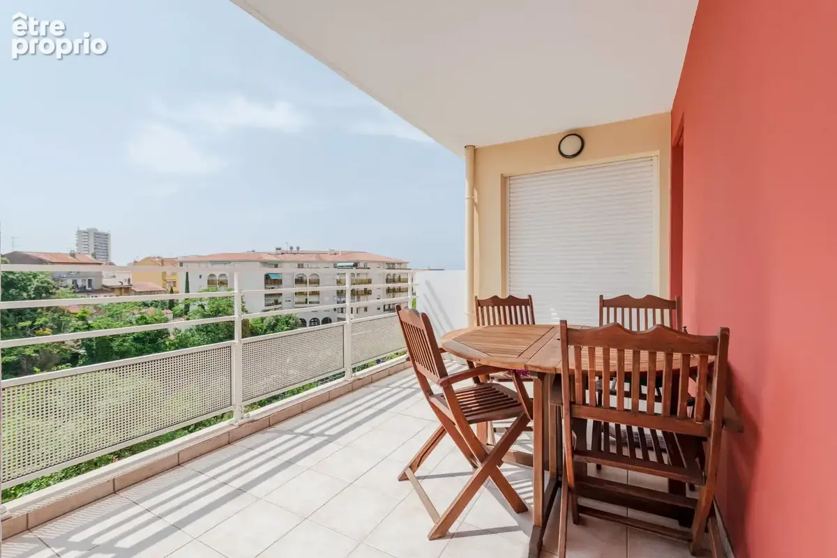 Saint raphael appartement derniere etage centre ville terrasse et garage au calme - photo 14