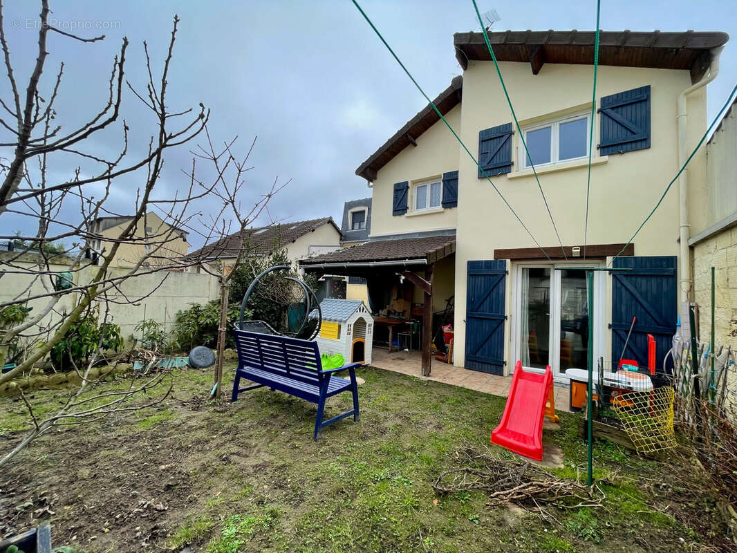 Maison à LE BLANC-MESNIL