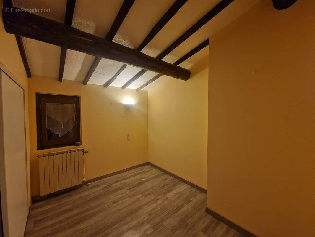 Maison à AUBRES