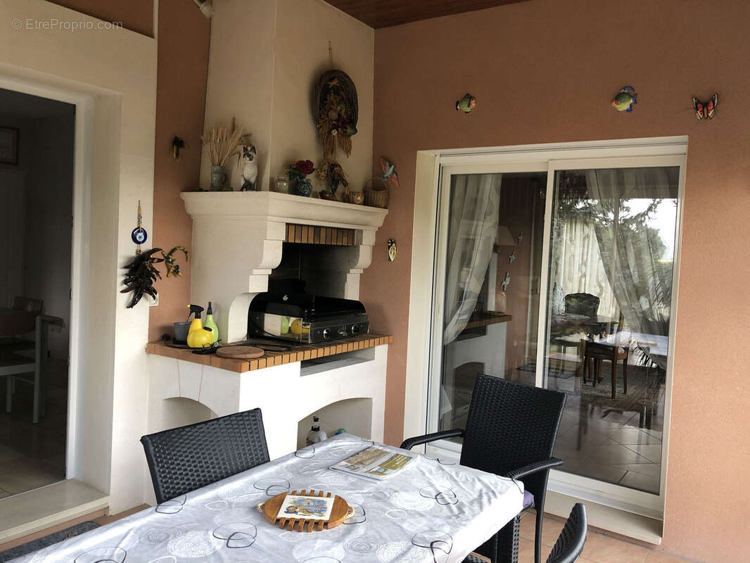 Maison à BARBEZIEUX-SAINT-HILAIRE