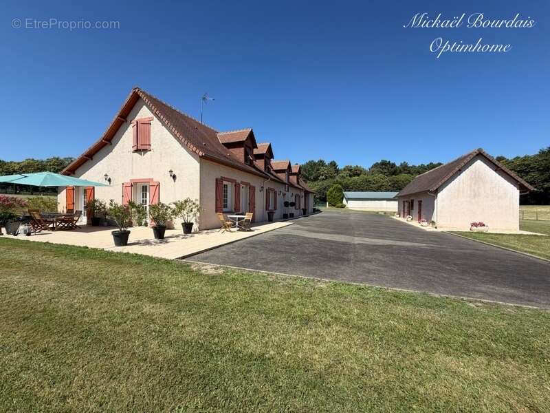 Maison de caractère 230 m2 avec 7 hectares de prairie – Vie de plain-pied – Secteur Oizé - photo 3