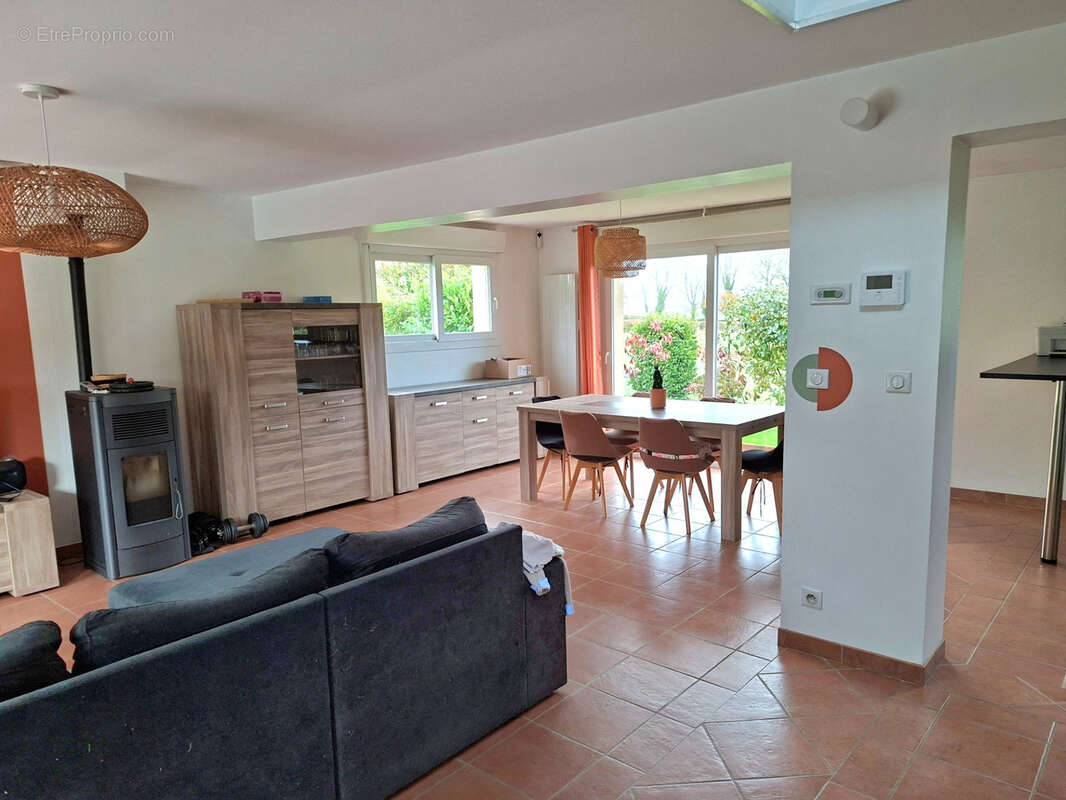 Maison à NOTRE-DAME-D'ALIERMONT