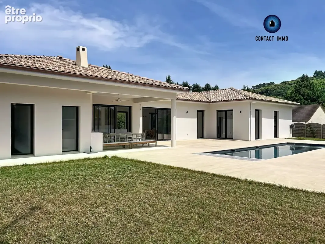 Maison 219 m² à Saint-Mexant  - photo 6