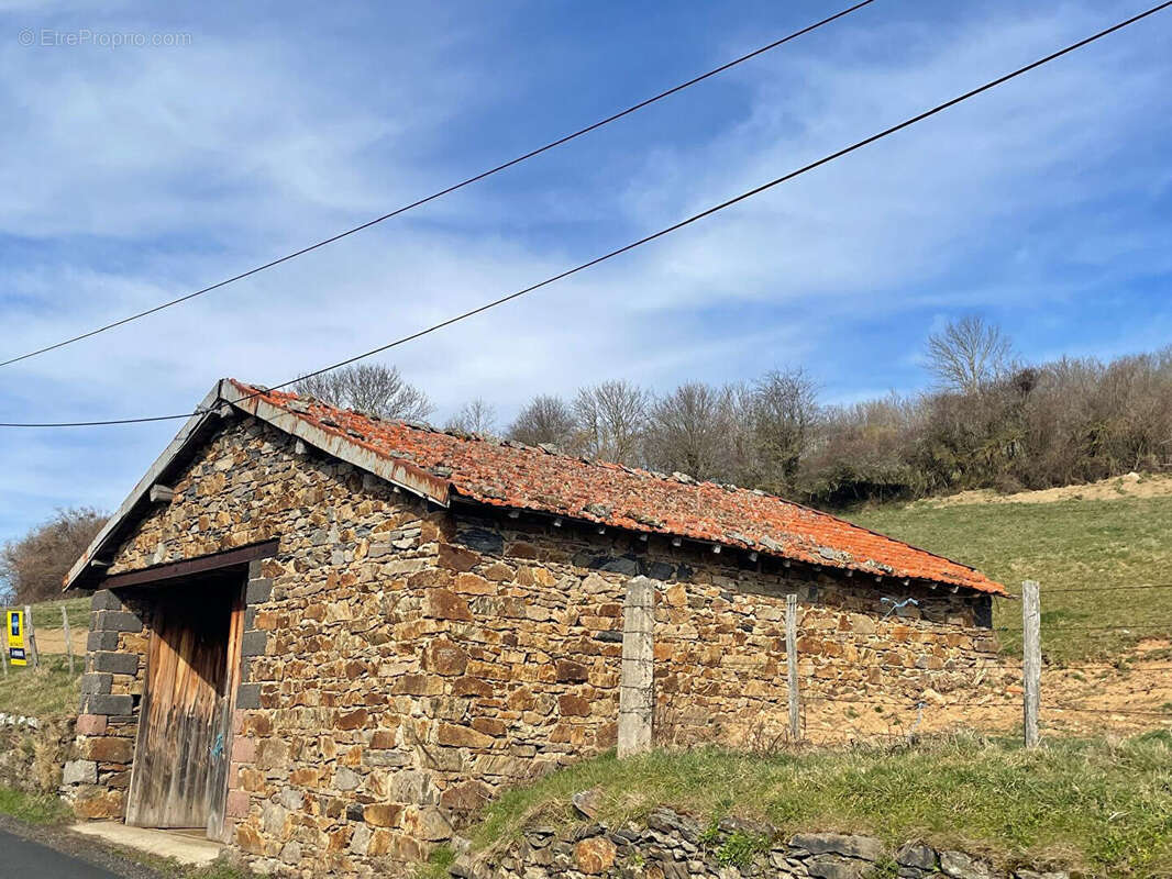 Maison à SAINT-CHRISTO-EN-JAREZ