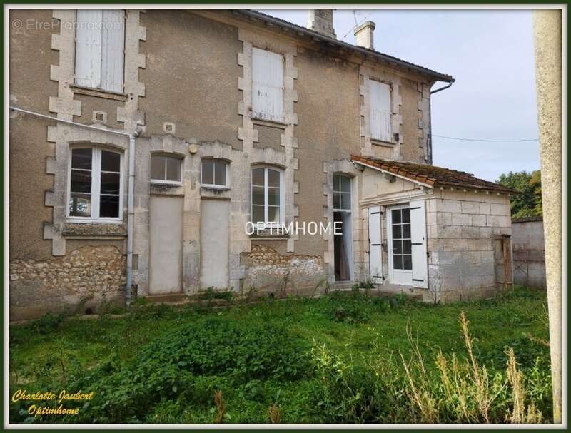 Maison à BLANZAC-PORCHERESSE