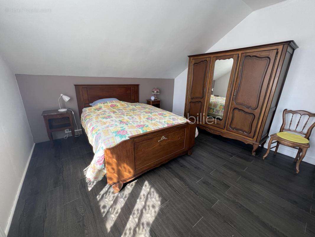 Maison à HOUDAN