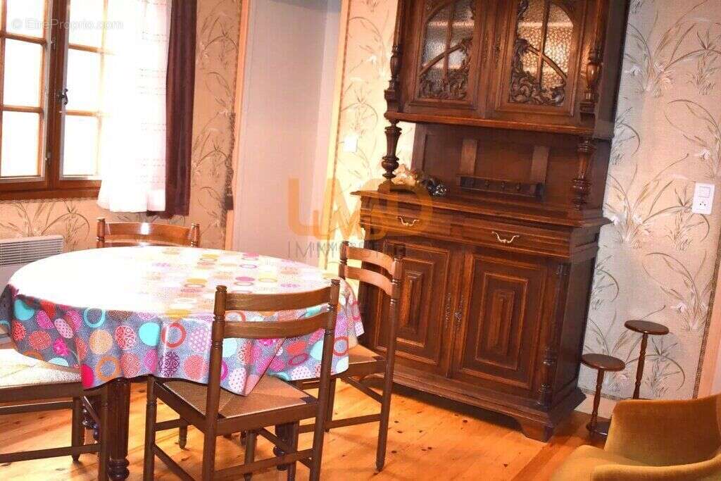 Maison à LIVINHAC-LE-HAUT