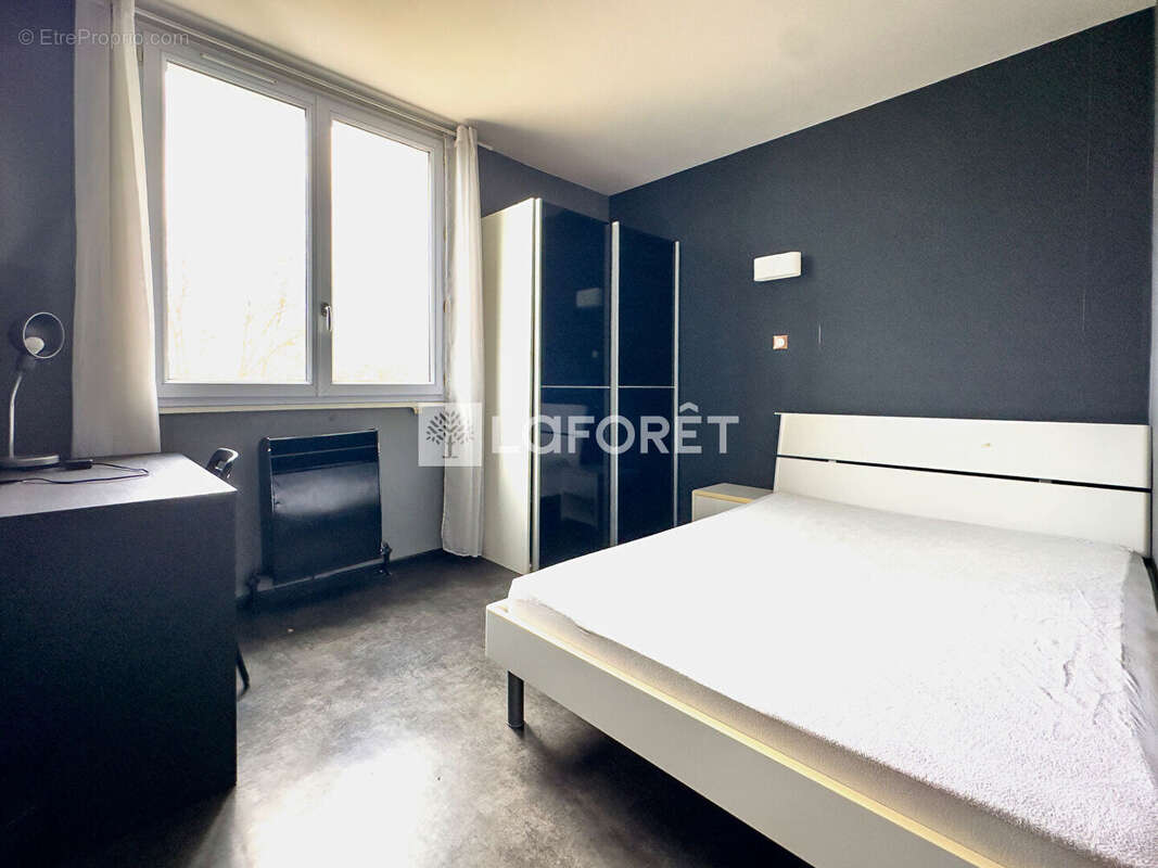 Appartement à SAINT-MARTIN-D'HERES