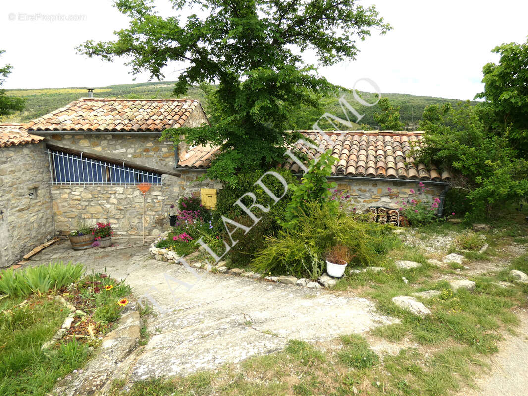 Maison à LARAGNE-MONTEGLIN