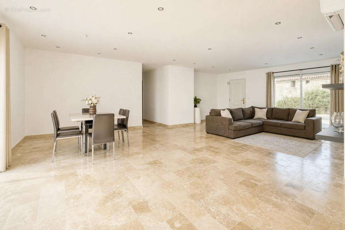 Maison moderne avec piscine à Villars-en-Pons - photo 8