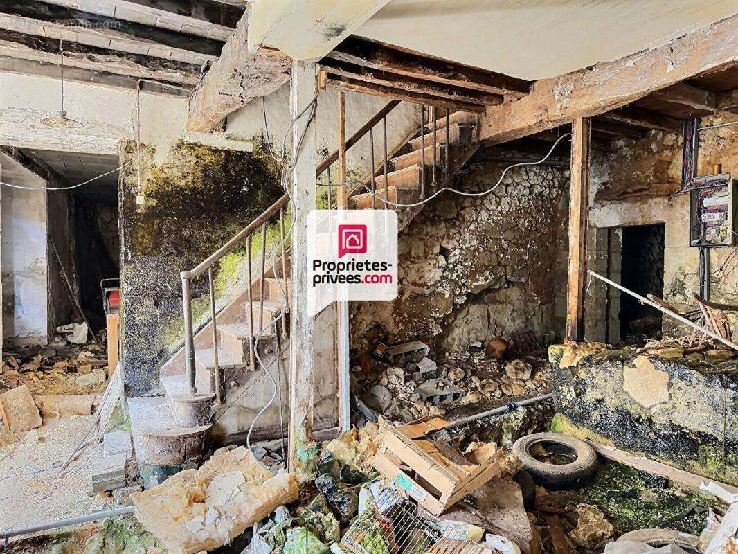 Maison T2/3 d'env. 98m² à réhabiliter en plein coeur du bourg de SAINT-AQUILIN (24110) - photo 9