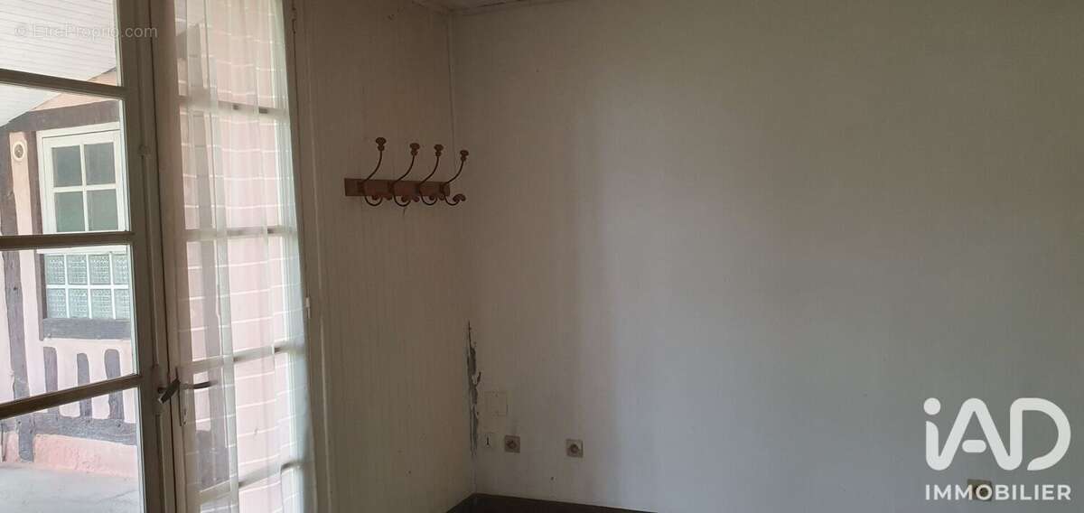 Maison 210 m² à Saint-Julien-En-Born  - photo 5