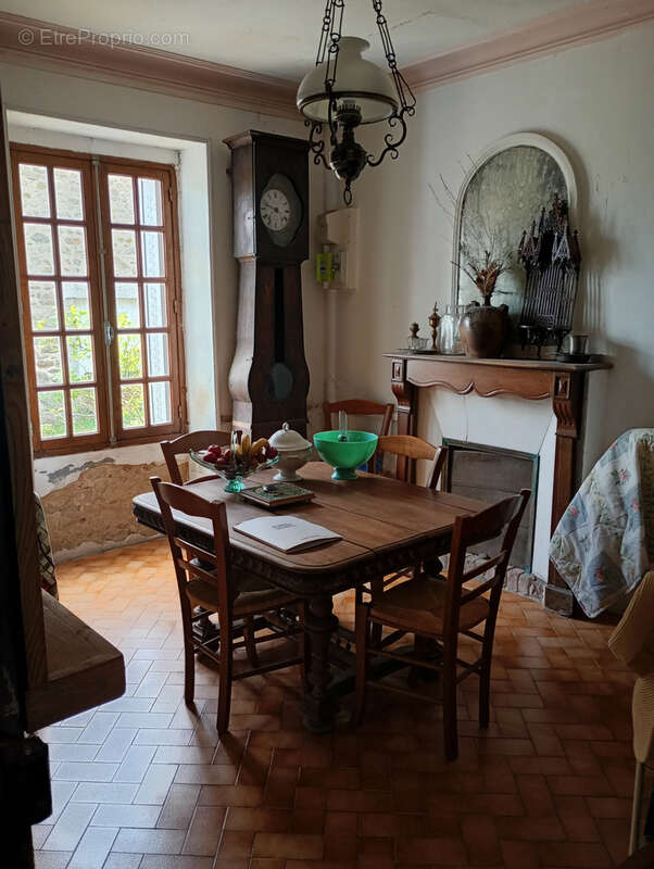 Maison indépendante en pierre de 70m2 sur un terrain de 2092 m2. - photo 4