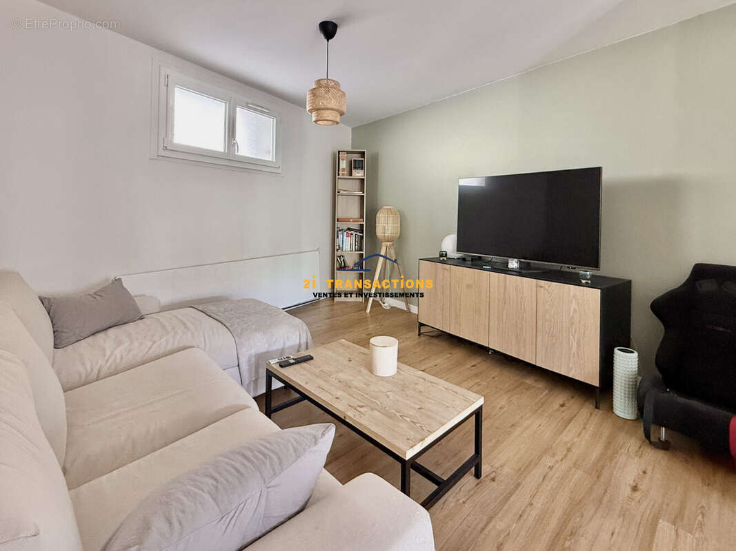 Maison à SAINT-PRIEST-EN-JAREZ