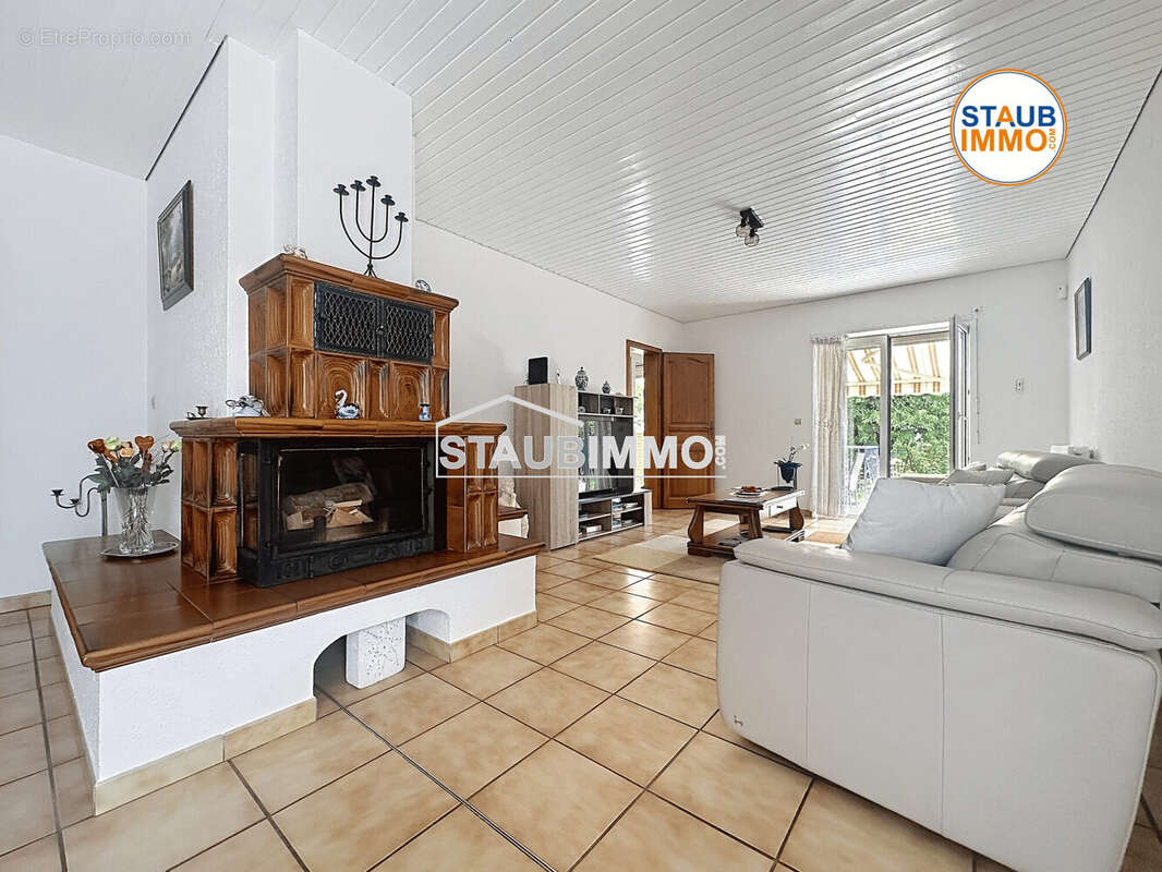 Maison 162 m² à Saint-Louis  - photo 4