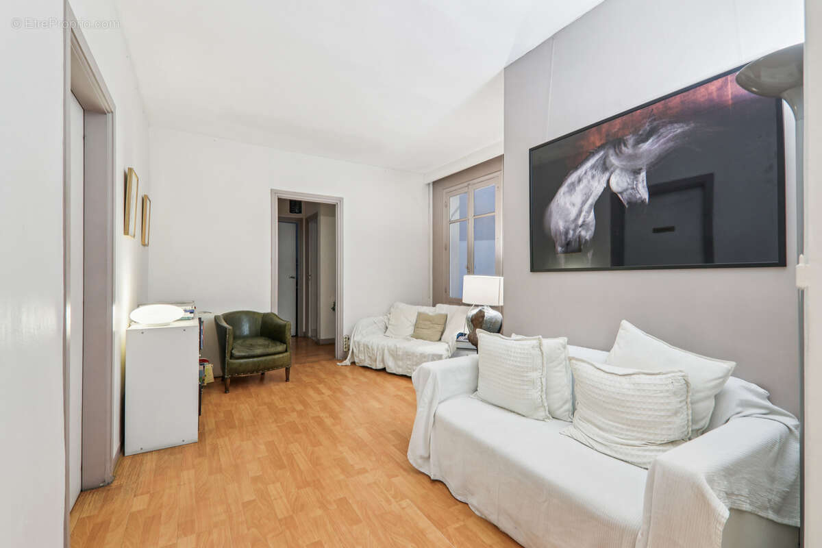 Appartement à PARIS-8E