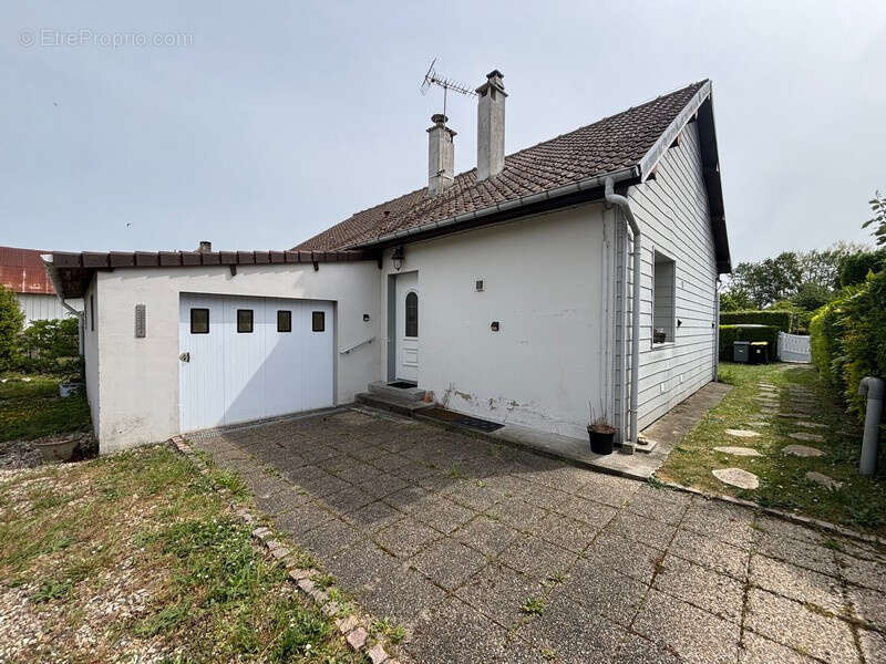 Maison à VAL-DE-LA-HAYE