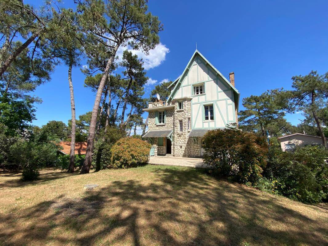 Maison à LES MATHES