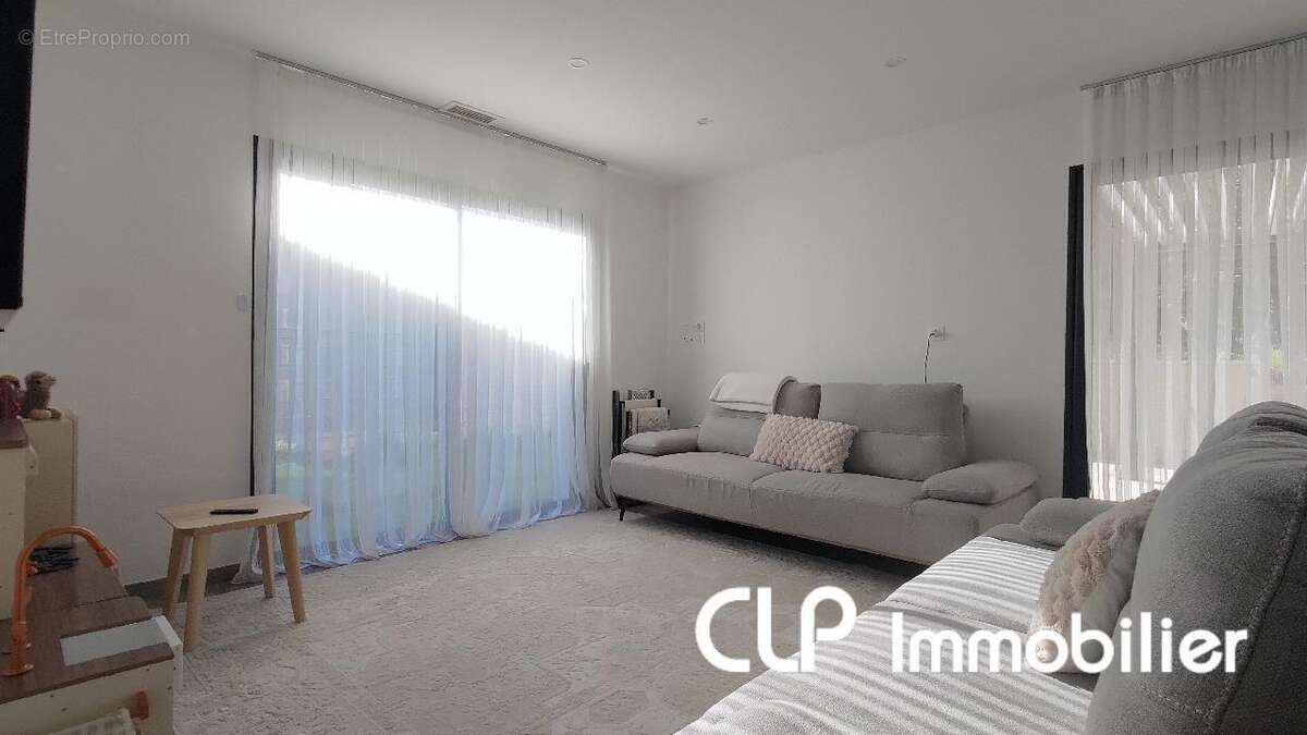 Maison 105 m² à Rochemaure  - photo 4