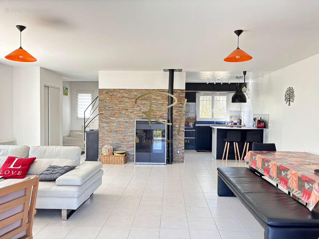 Maison à SAINT-PAUL-LE-JEUNE