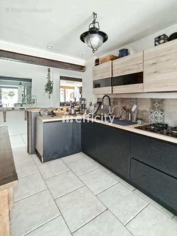 Maison 140 m² à La Rochelle  - photo 4
