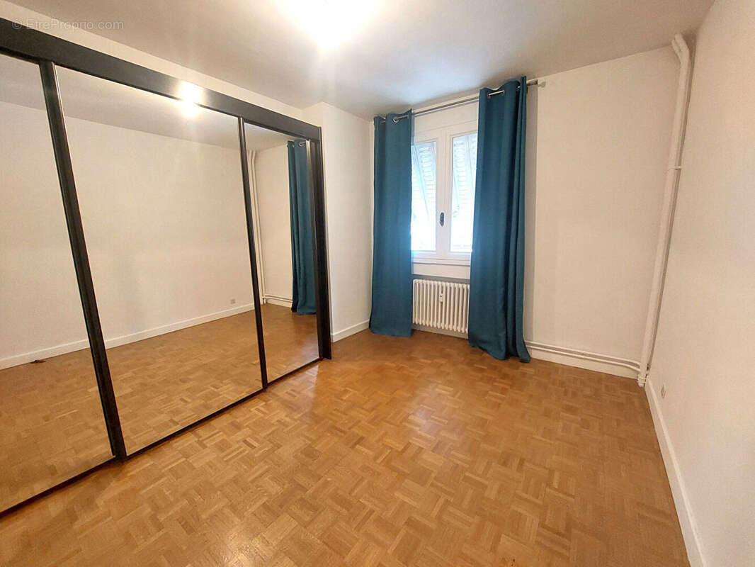 Appartement  t3  climatise 76m2 avec ascenseur  cave et parking securise  hyper centre  valence 26000 - photo 6