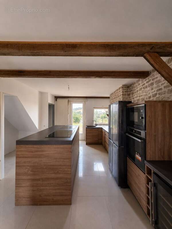 Maison à VIC-DES-PRES