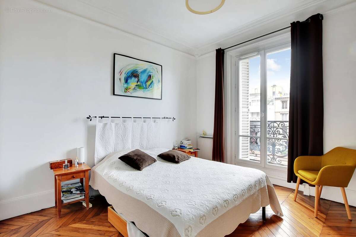 Appartement à PARIS-8E
